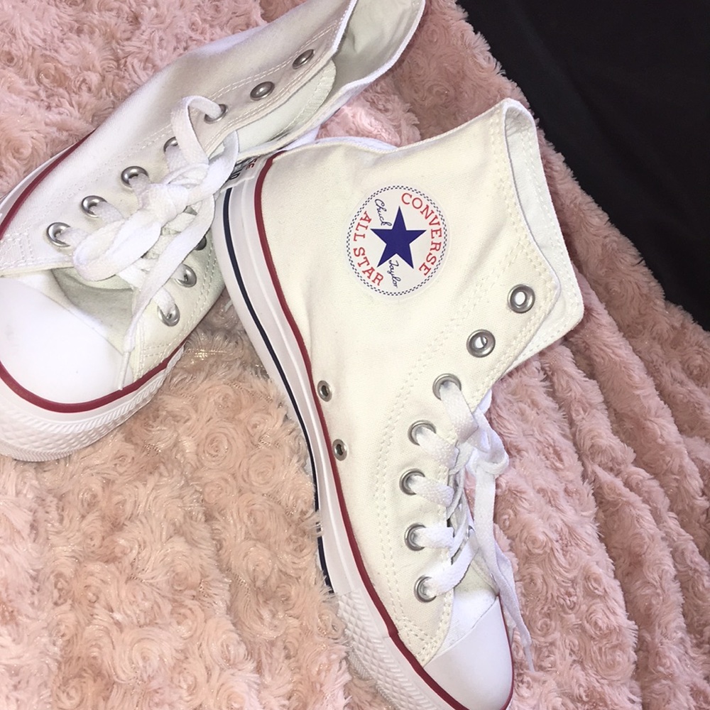 High top white converse BRAND NEW NEVER WORN